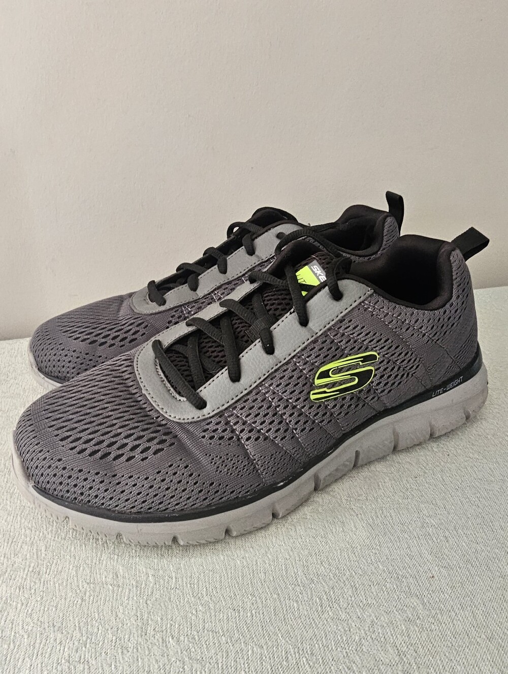 Skechers Men's Track Moulton Lightweight Memory Foam Trainer Sneakers